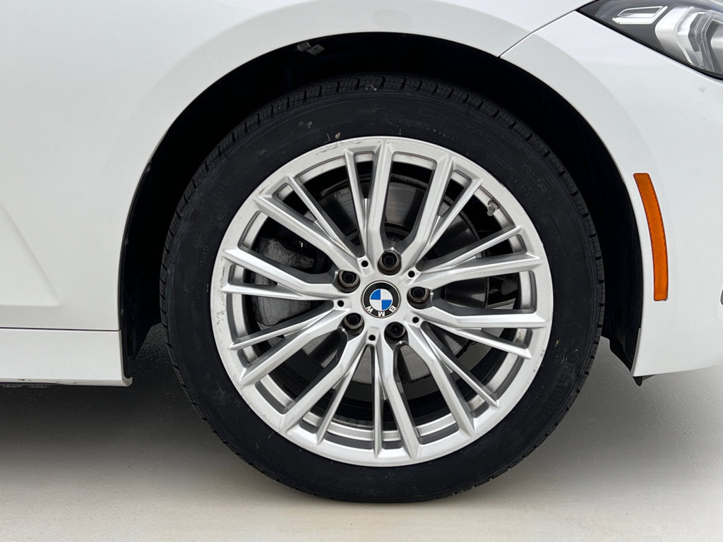 Used 2023 BMW 330i xDrive Sedan w/ Premium Package AWD/4WD image 29