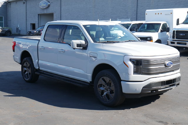 Used 2023 Ford F150 Lightning Lariat AWD/4WD image 7