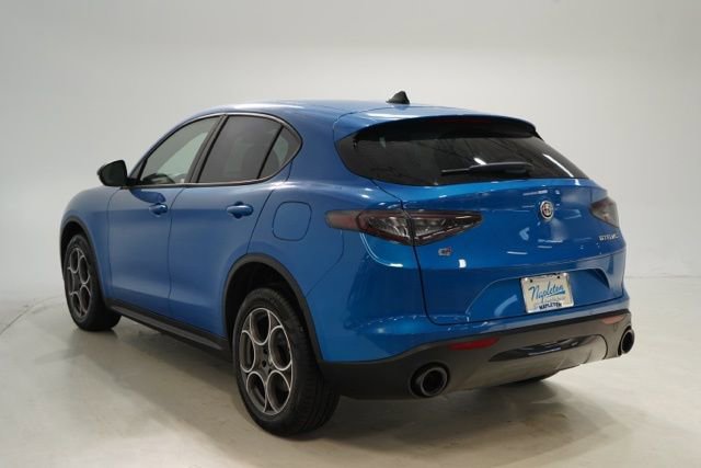 New 2025 Alfa Romeo Stelvio Sprint image 5