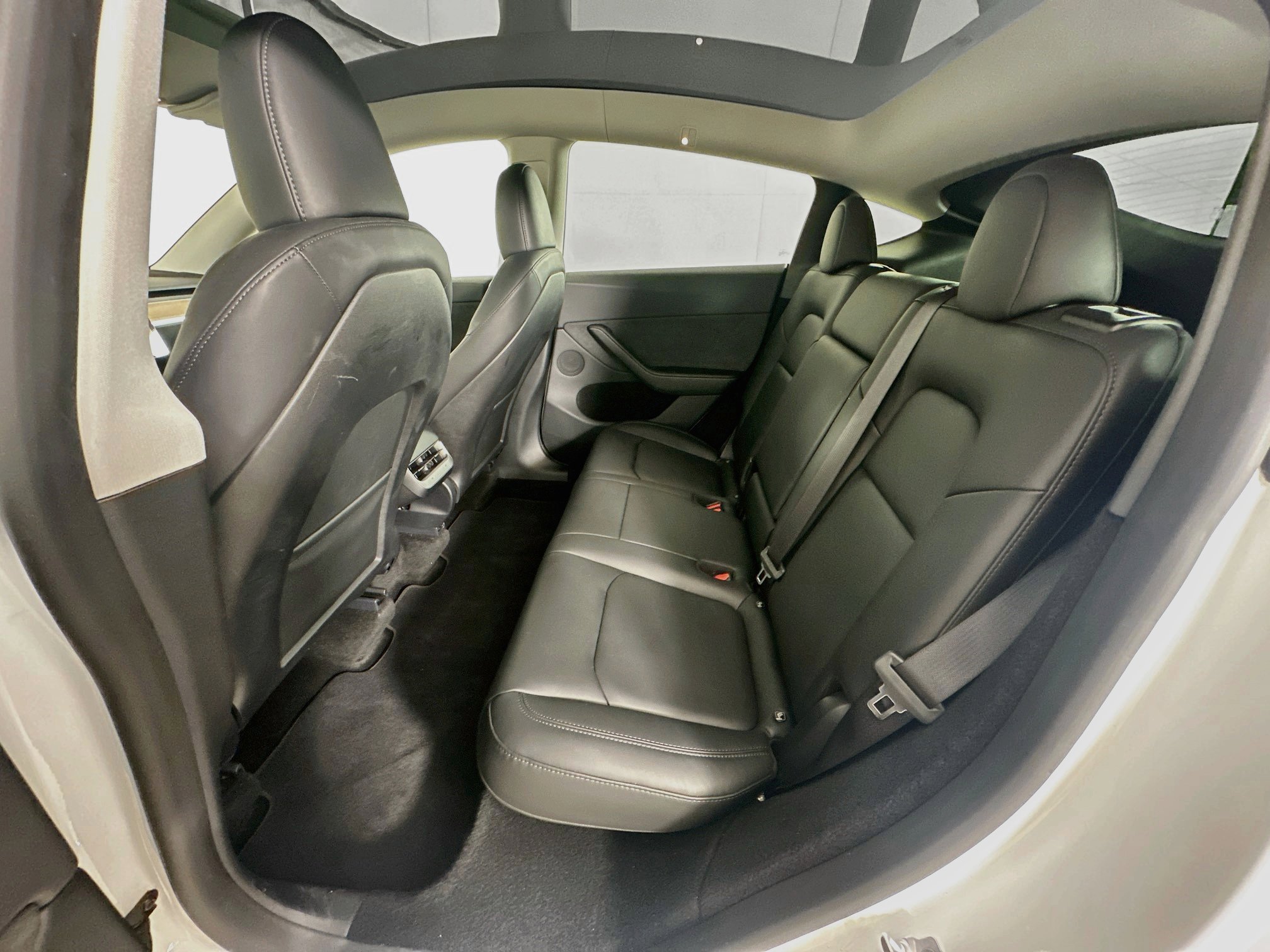 Used 2024 Tesla Model Y Long Range AWD/4WD image 33