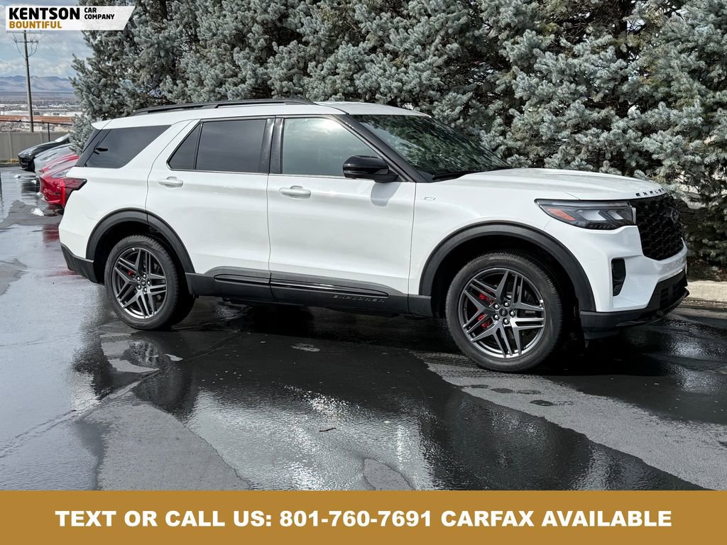 Used 2025 Ford Explorer ST-Line w/ ST-Line Street Pack AWD/4WD image 11