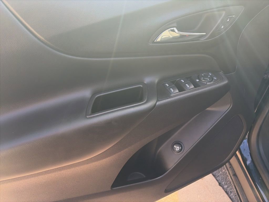 Certified 2024 Chevrolet Equinox LT w/ LPO, Floor Liner Package image 10