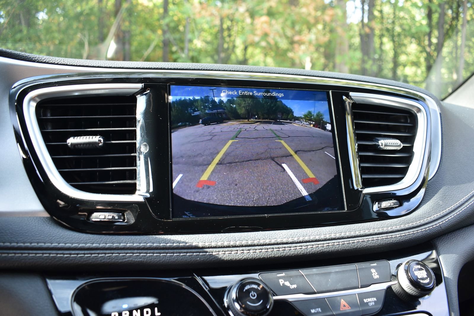 Used 2019 Chrysler Pacifica Limited w/ S Appearance Package image 12