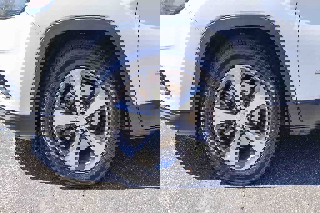 Used 2019 Jeep Cherokee Limited image 9