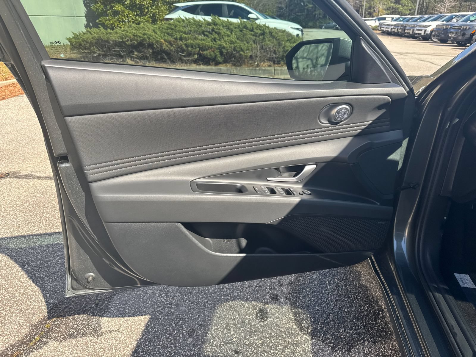 New 2026 Hyundai Elantra Limited FWD image 11
