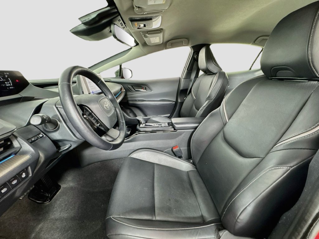 Used 2024 Toyota Prius XLE FWD image 11