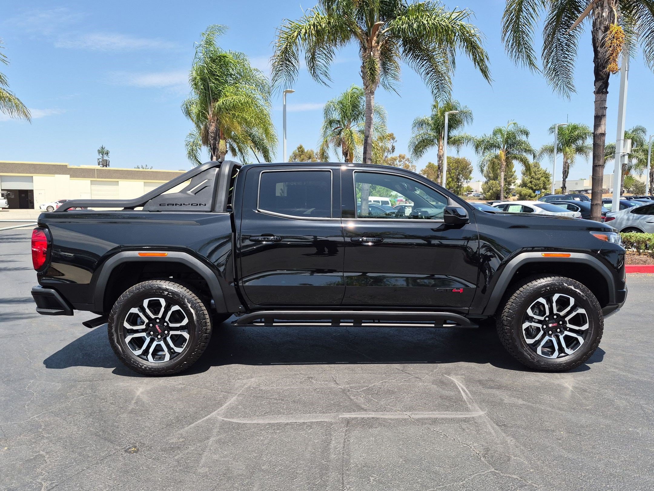 Used 2025 GMC Canyon AT4 w/ Nightfall Edition AWD/4WD image 11
