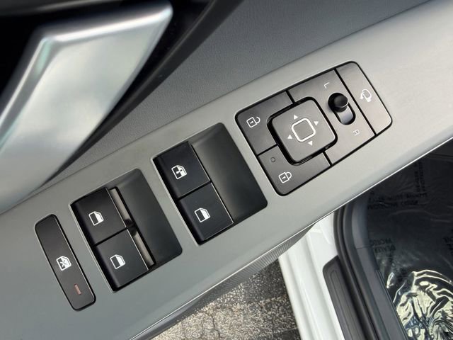 Certified 2023 Kia Niro EX Touring image 13