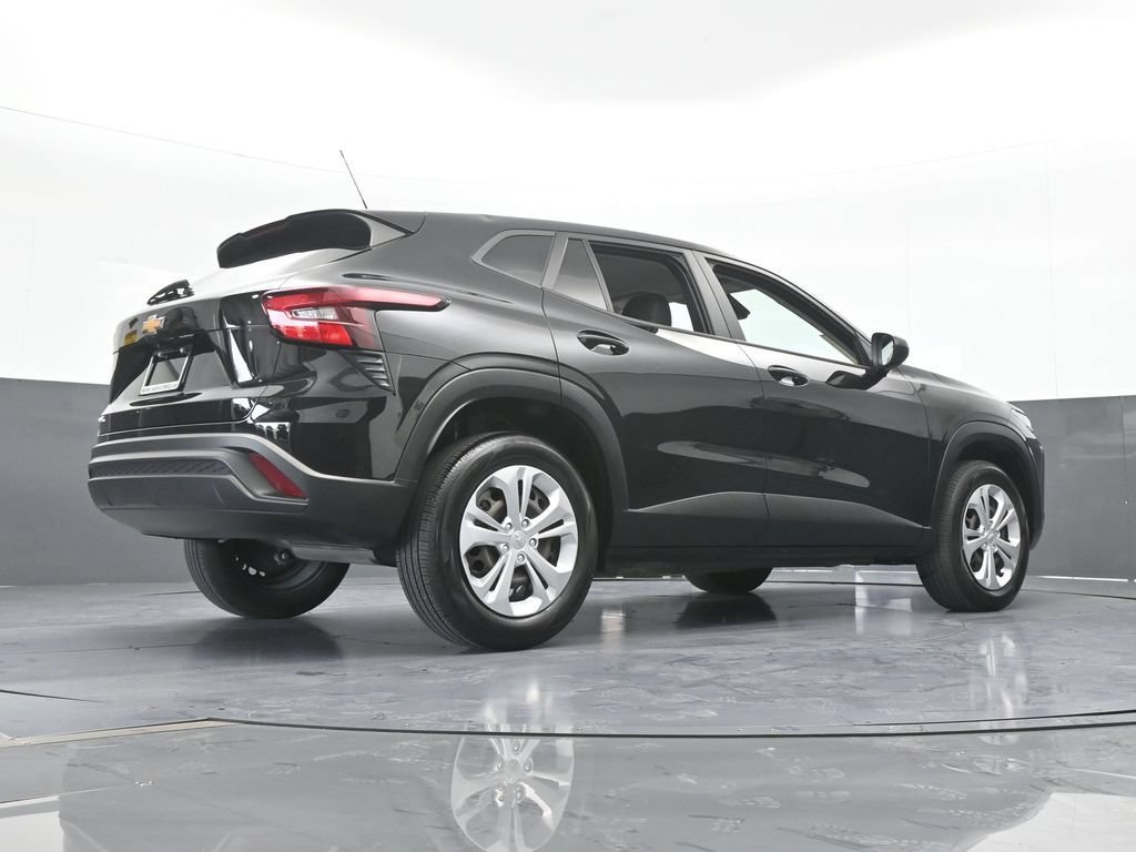Used 2024 Chevrolet Trax LS FWD image 52