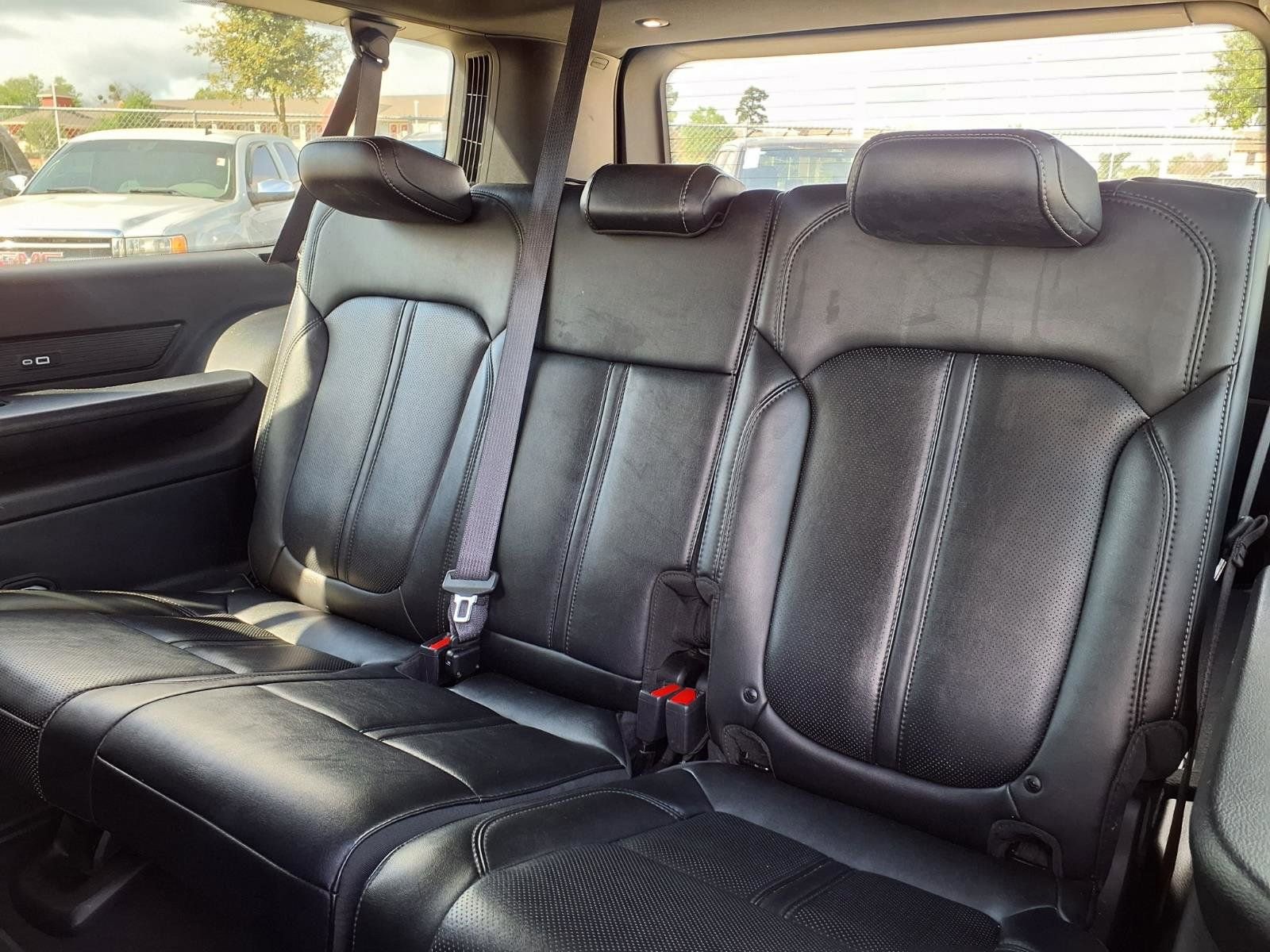 Used 2024 Jeep Wagoneer L Series III w/ Flexible Seating Group AWD/4WD image 17