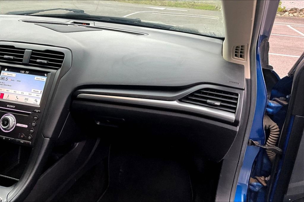 Used 2018 Ford Fusion Titanium image 13