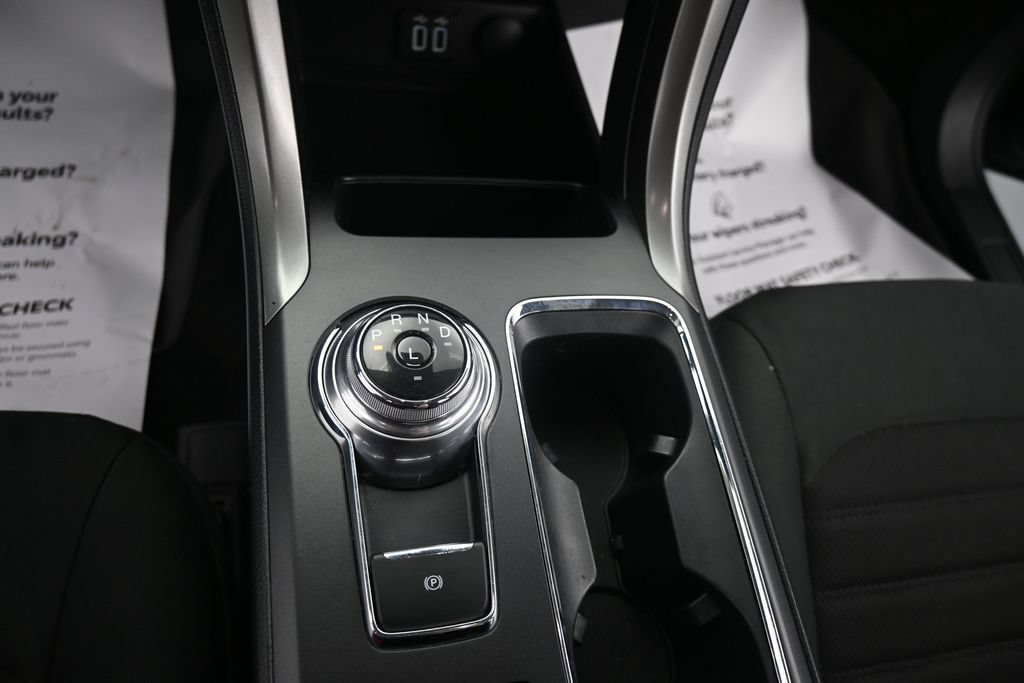 Used 2020 Ford Fusion SE FWD image 22