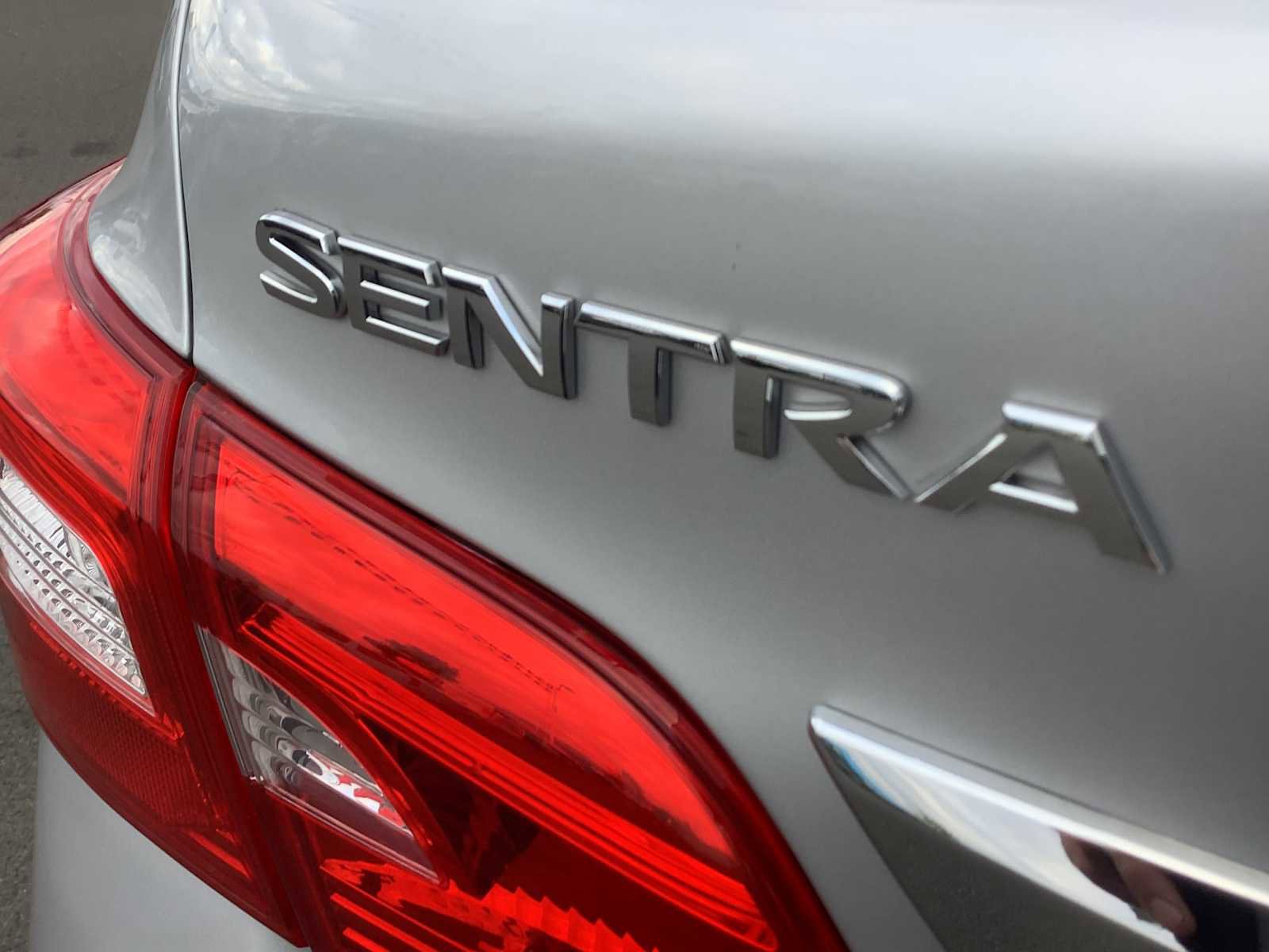 Used 2018 Nissan Sentra SV image 6