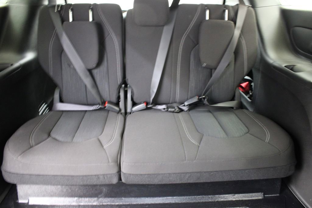 Used 2024 Chrysler Pacifica Touring image 21