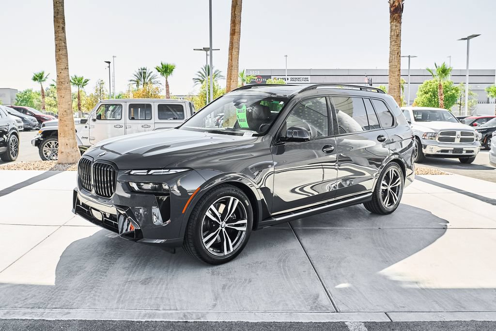 Used 2025 BMW X7 xDrive40i w/ M Sport Package AWD/4WD image 5