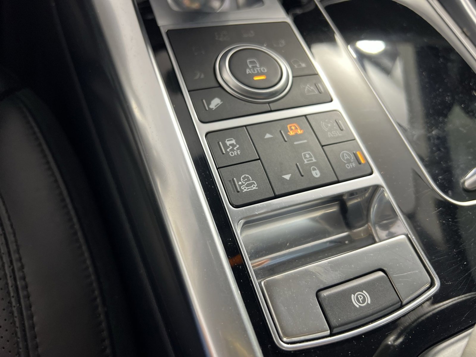 Used 2016 Land Rover Range Rover Sport Supercharged image 32