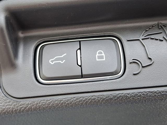 Used 2023 Ford Explorer Platinum w/ Technology Package image 31