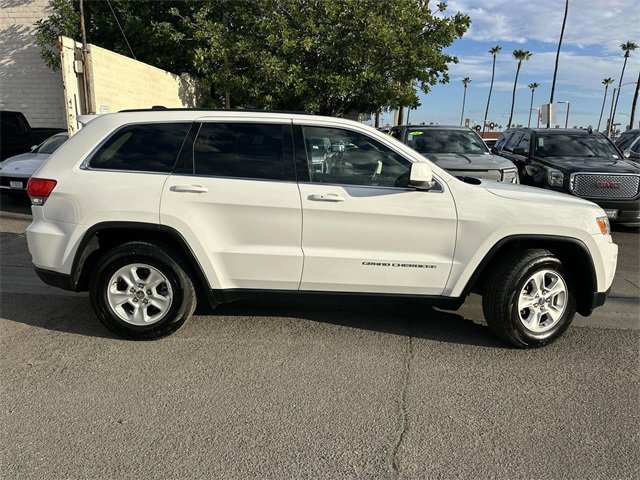 Used 2016 Jeep Grand Cherokee Laredo image 3