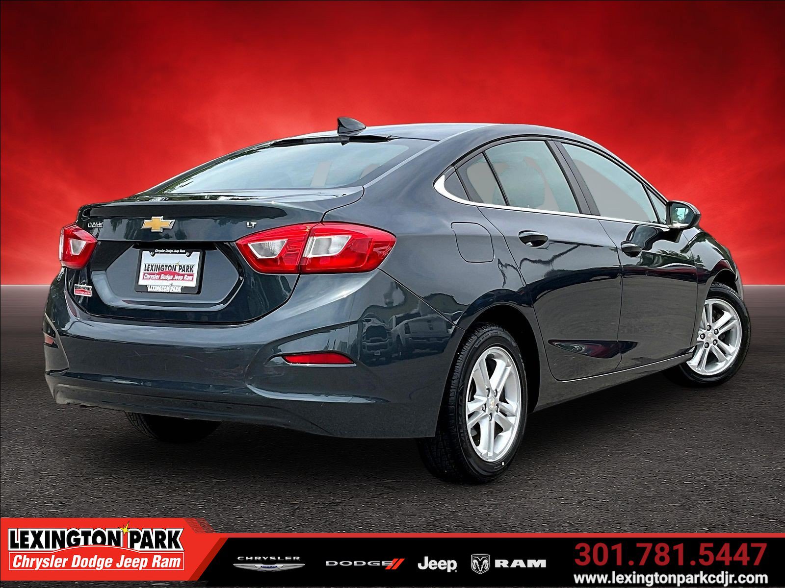 Used 2017 Chevrolet Cruze LT FWD image 5