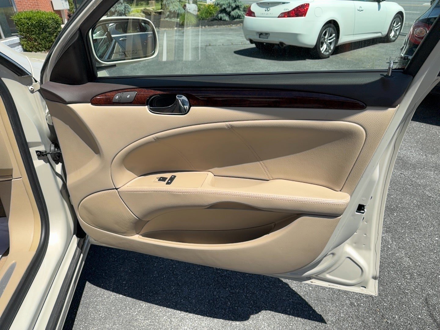 Used 2011 Buick Lucerne CXL FWD image 20