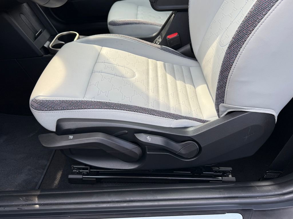 Certified 2025 MINI Cooper 2-Door Hardtop image 16