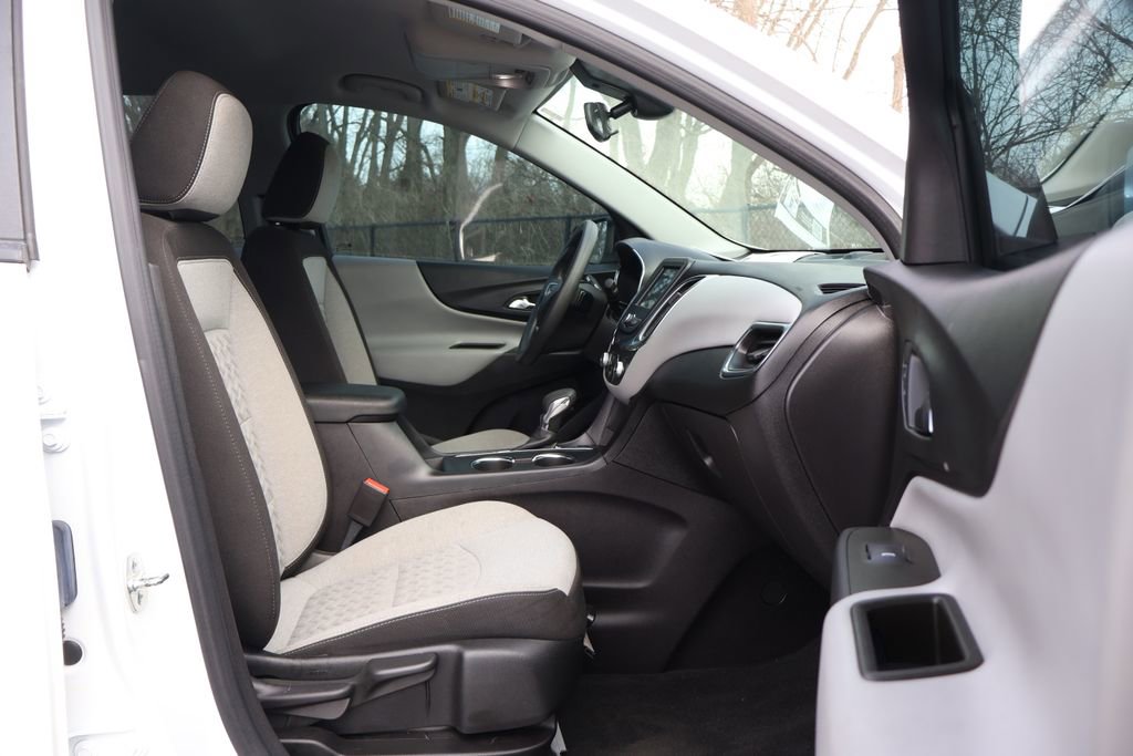 Certified 2024 Chevrolet Equinox LS w/ Driver Confidence II Package image 40