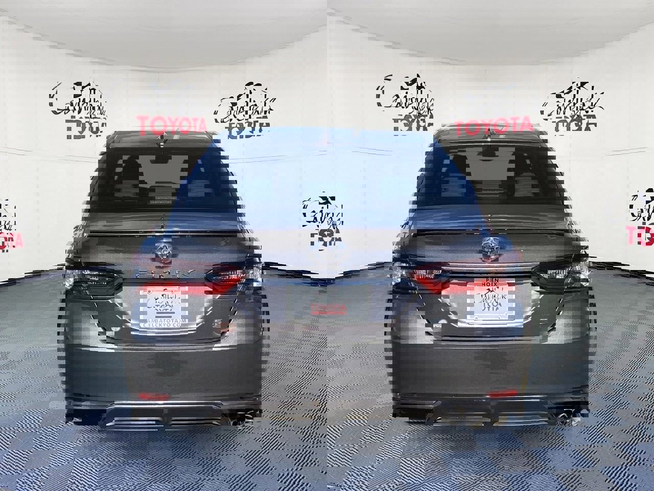 Used 2021 Toyota Camry SE w/ Carpet Mat Package (TMS) image 7