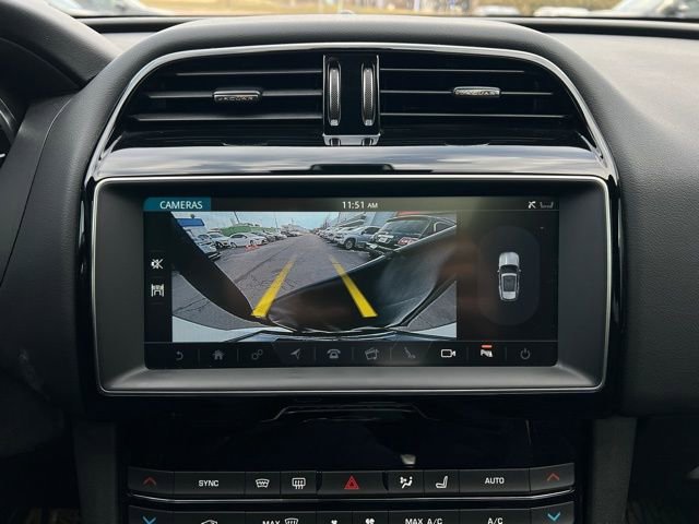 Used 2019 Jaguar F-PACE Premium image 31
