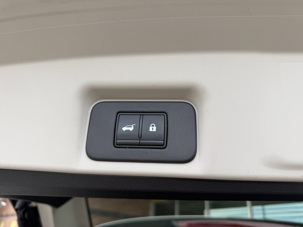 Used 2024 Nissan Ariya FWD image 38