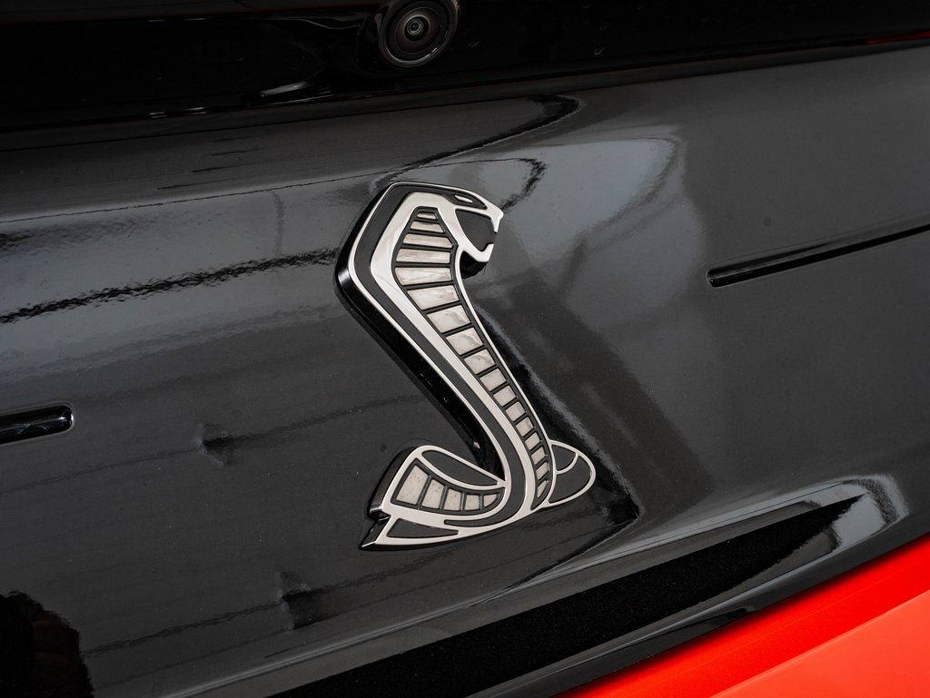 Used 2022 Ford Mustang Shelby GT500 w/ Technology Package RWD image 9