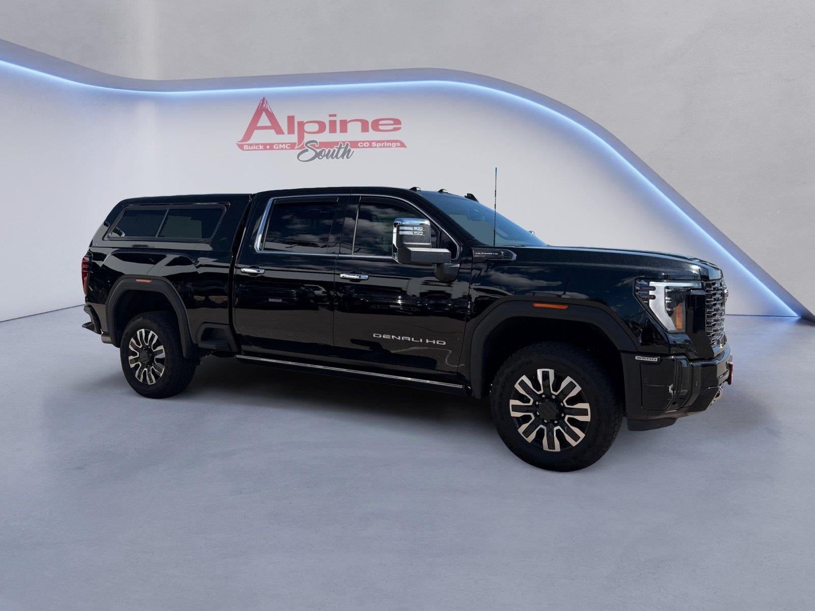 Used 2025 GMC Sierra 3500 Denali Ultimate AWD/4WD image 7