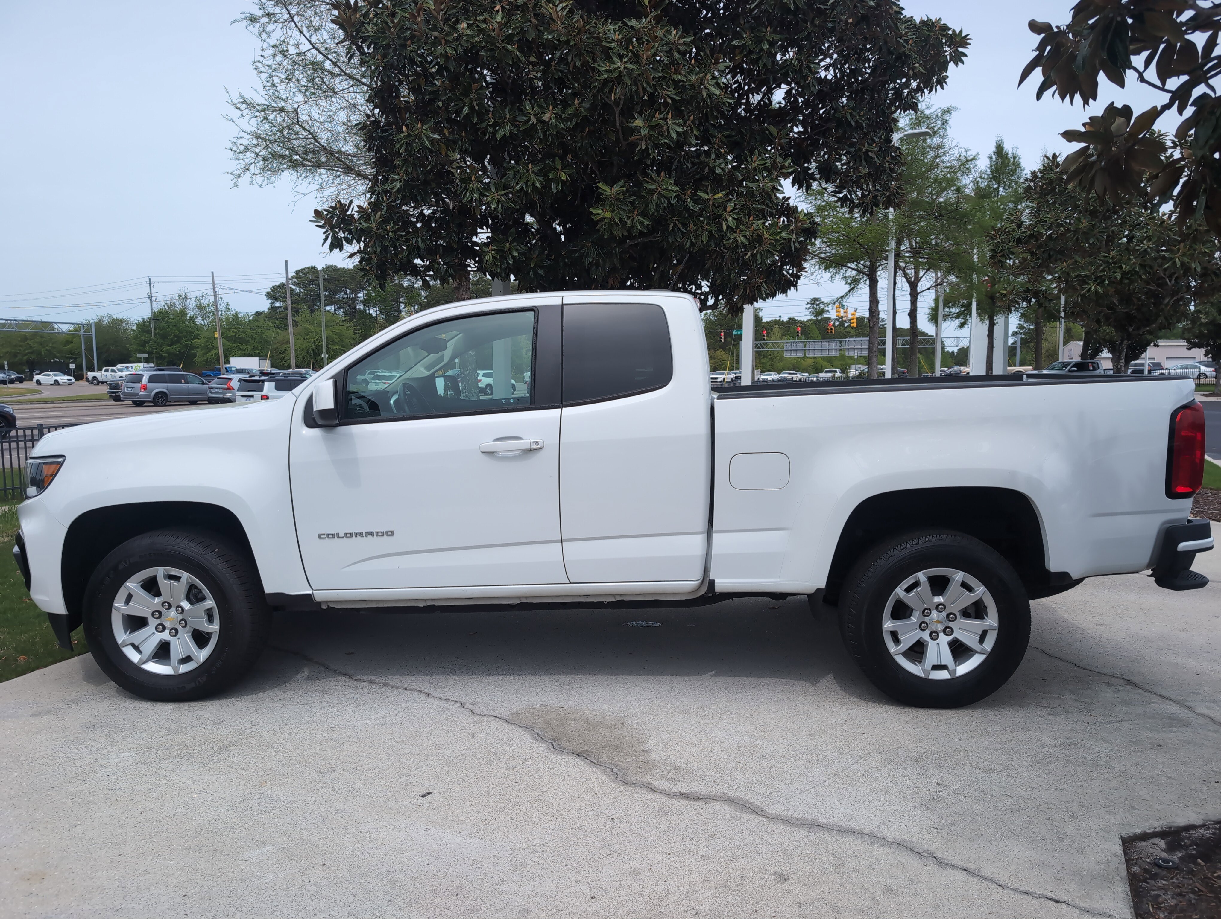 Used 2022 Chevrolet Colorado LT w/ Fleet Safety Package image 7