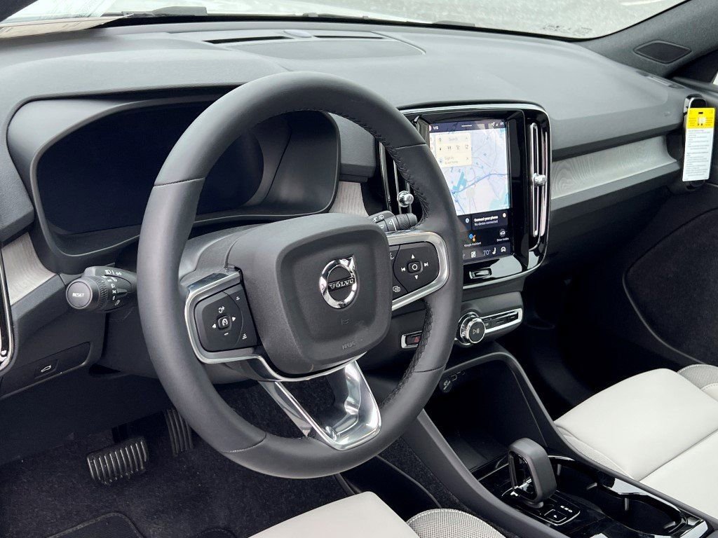 New 2026 Volvo EX40 Plus w/ Climate Package image 15