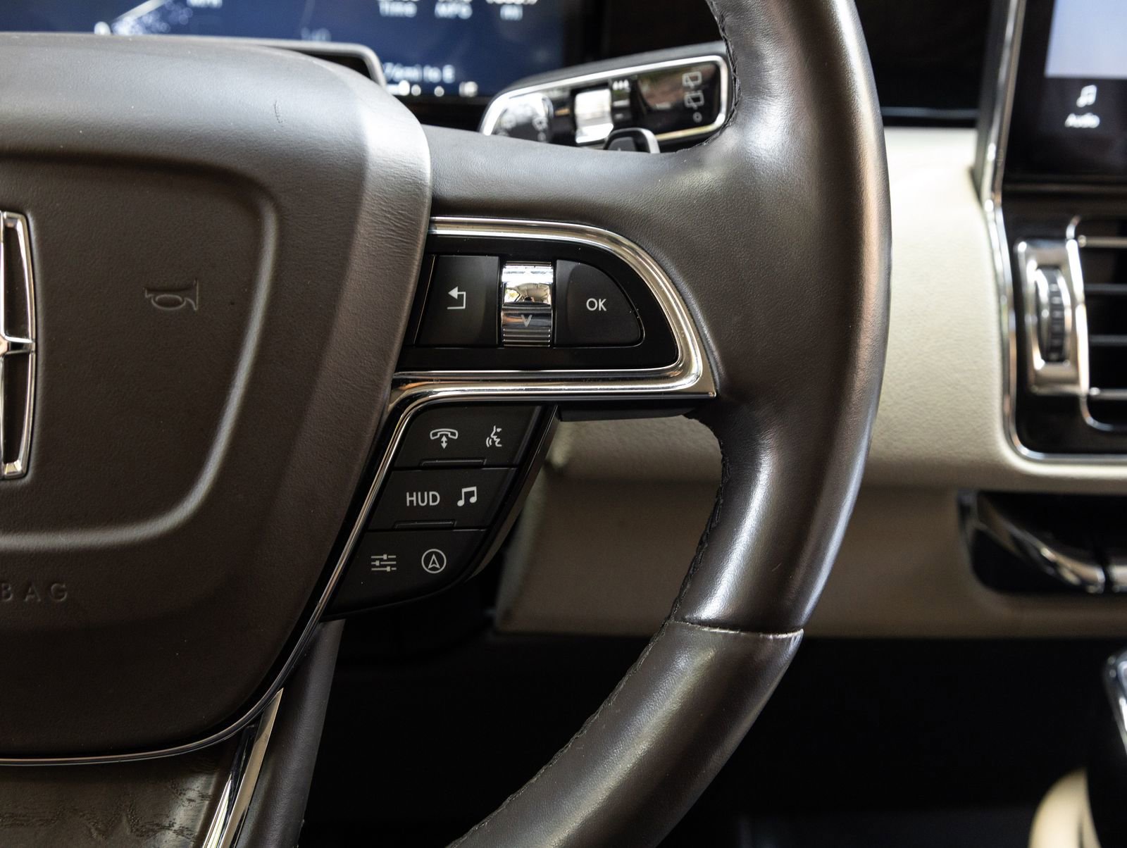 Used 2022 Lincoln Navigator L Reserve AWD/4WD image 17