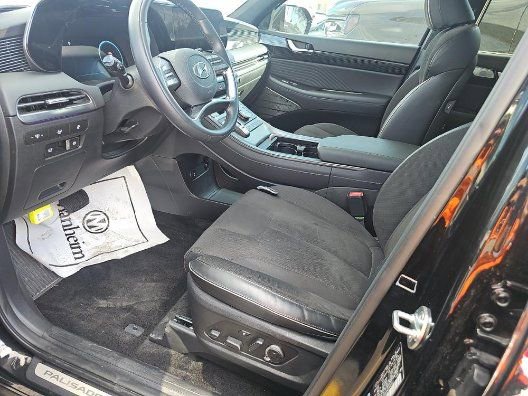 Used 2024 Hyundai Palisade Calligraphy image 3