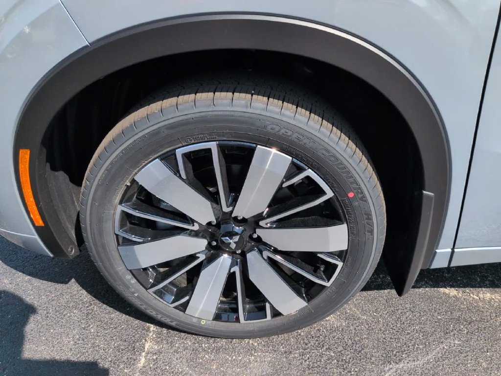 New 2026 Mitsubishi Outlander SEL FWD image 12