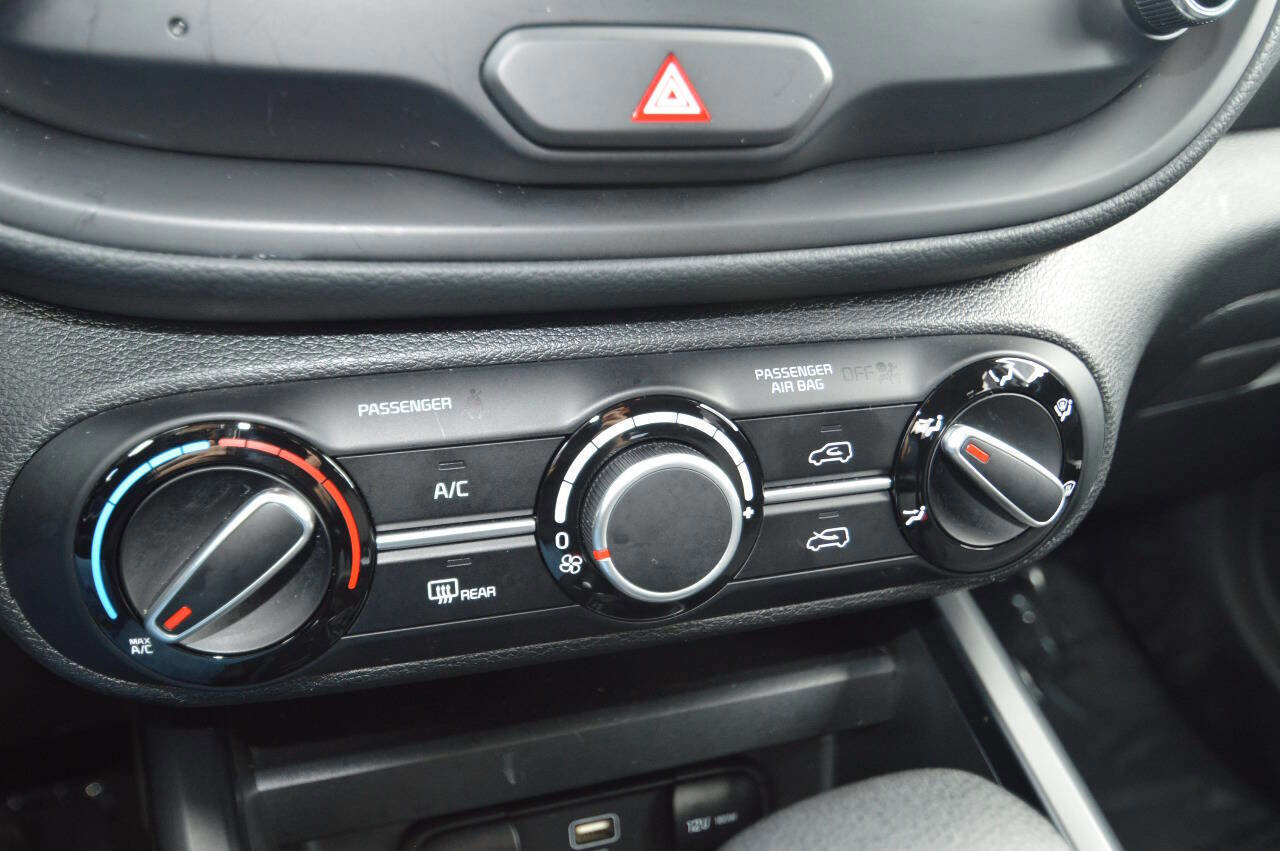 Used 2025 Kia Soul LX image 24