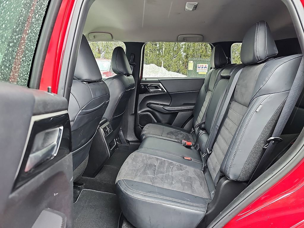 Used 2024 Mitsubishi Outlander SE image 11