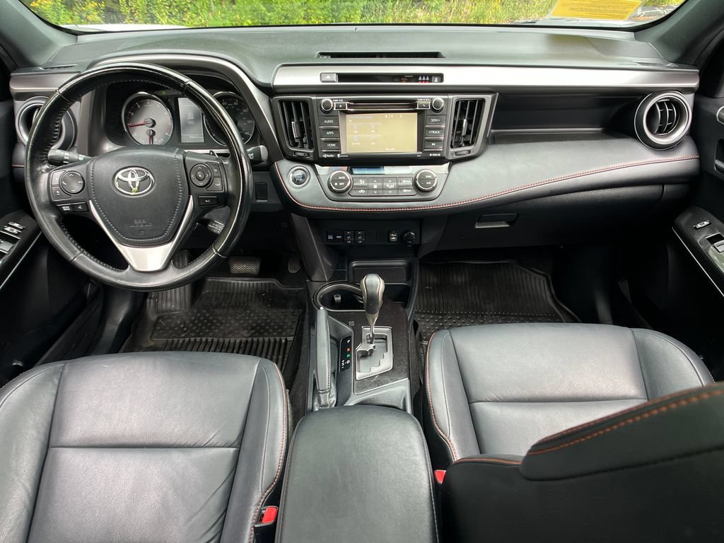 Used 2018 Toyota RAV4 SE w/ Power Extra Value Package AWD/4WD image 12