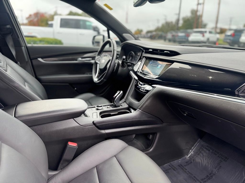 Used 2024 Cadillac XT6 Sport w/ LPO, Onyx Lite Package image 11