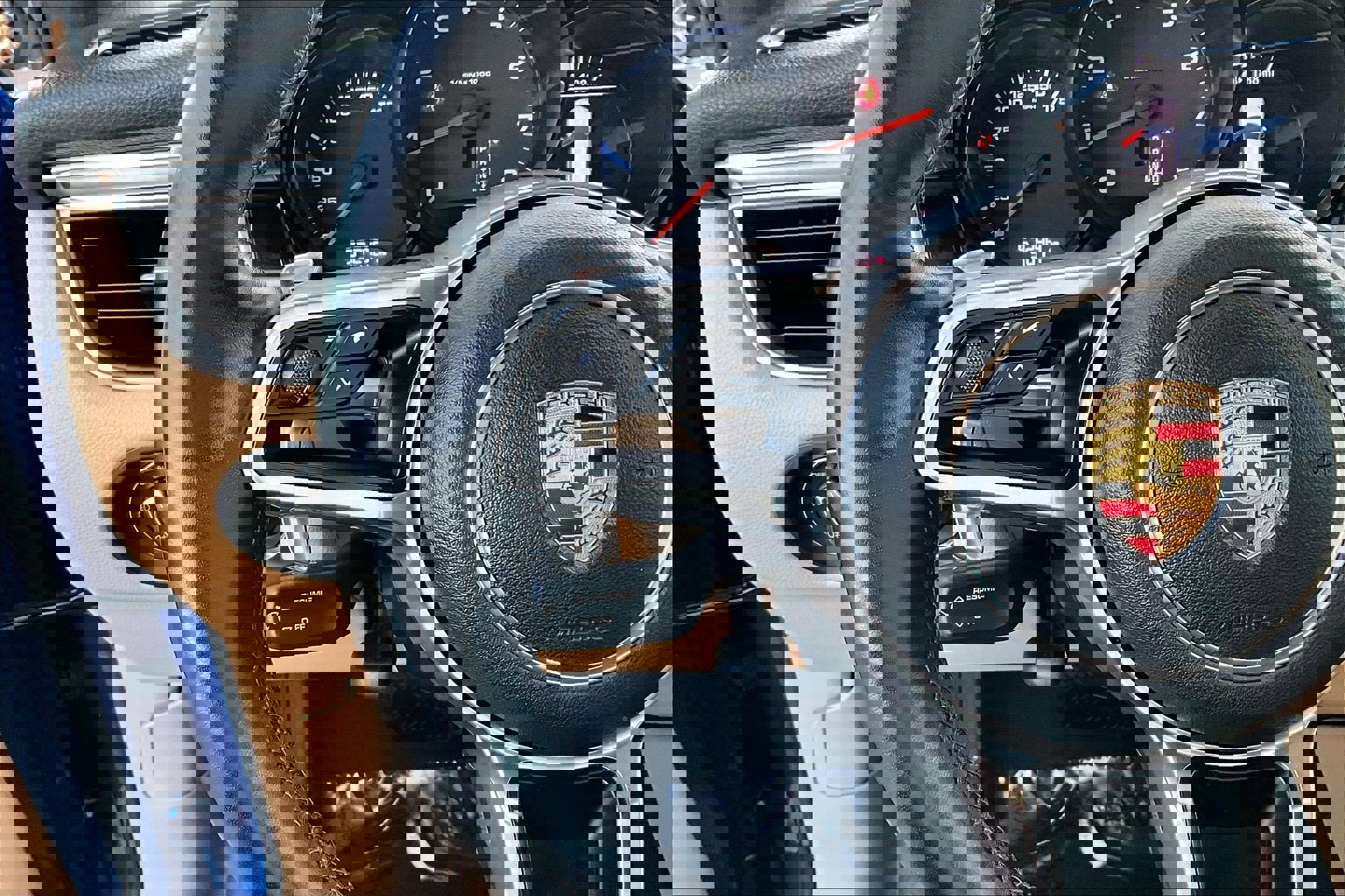 Used 2017 Porsche Macan image 12