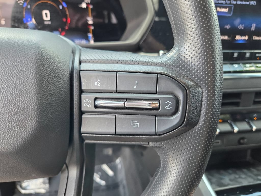 Certified 2023 Chevrolet Colorado Trail Boss w/ Technology Package AWD/4WD image 32