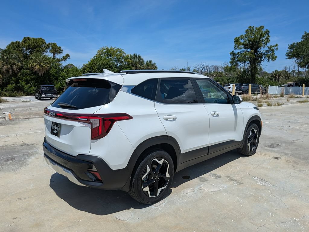 Certified 2025 Kia Seltos EX w/ EX Sunroof Package FWD image 8