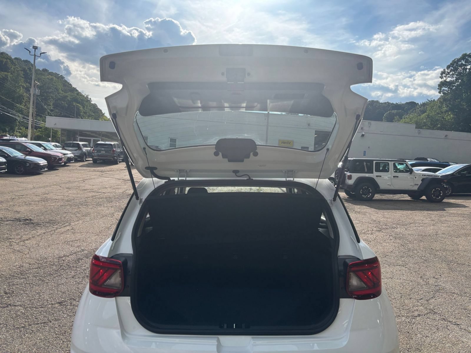 Used 2026 Hyundai Venue SEL FWD image 30