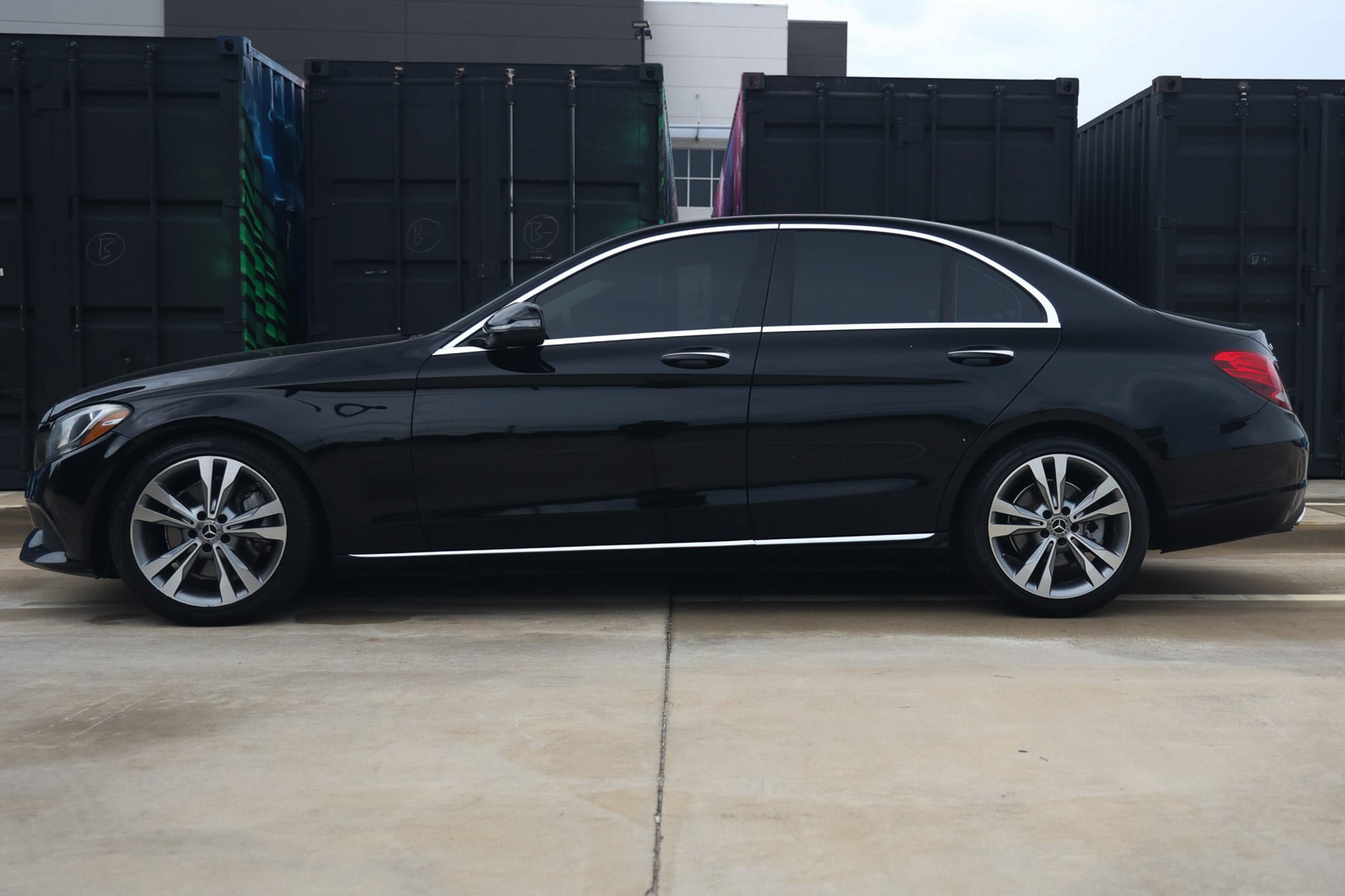 Used 2017 Mercedes-Benz C 300 Sedan w/ Premium 1 Package image 4