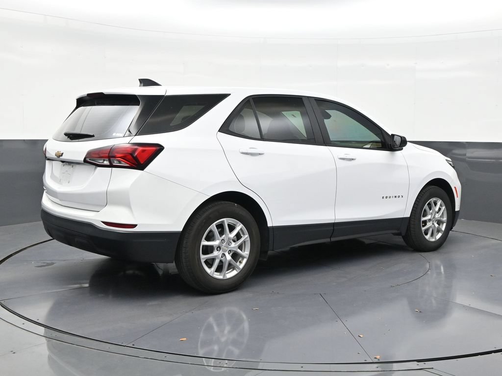 Used 2024 Chevrolet Equinox LS FWD image 5