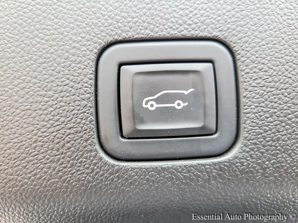 Used 2024 GMC Yukon Denali w/ Advanced Technology Package image 23