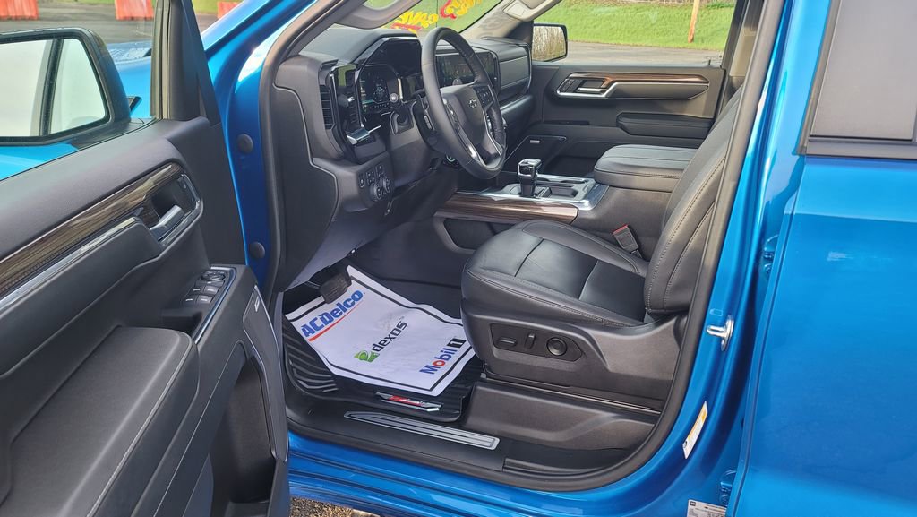 Used 2023 Chevrolet Silverado 1500 RST w/ Convenience Package II image 18