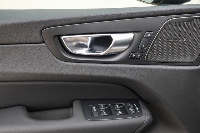 New 2026 Volvo XC60 B5 Plus w/ Climate Package PRO image 34