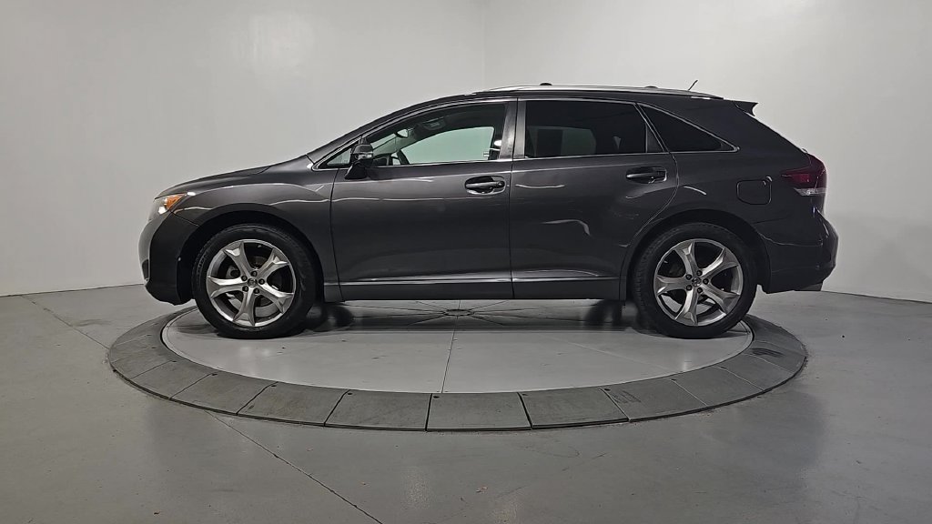 Used 2013 Toyota Venza LE w/ LE Convenience Pkg AWD/4WD image 2